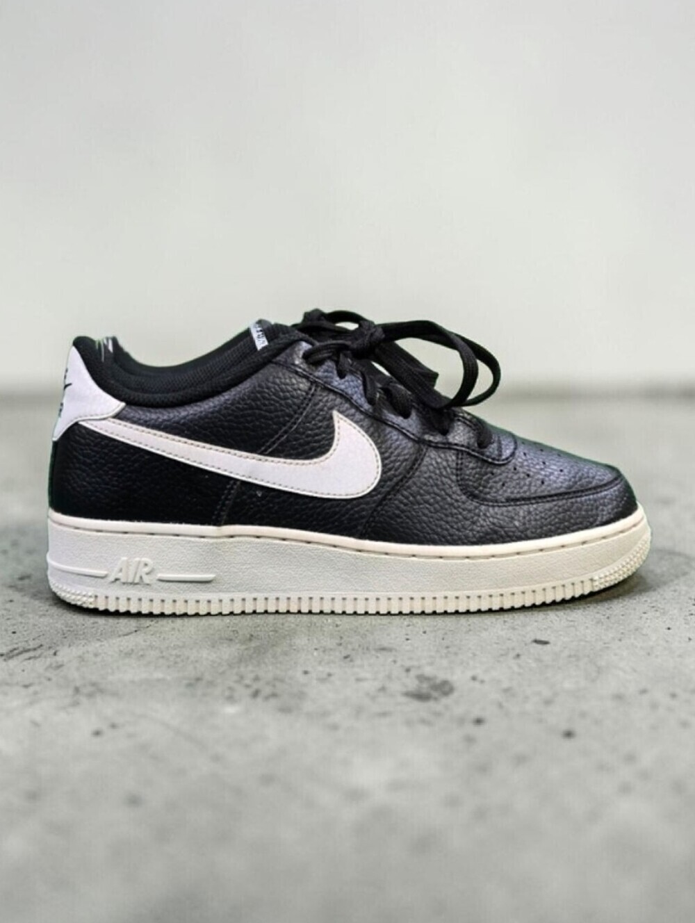 Nike | Air Force 1 '07 Low-Top Sneakers | Youth 7